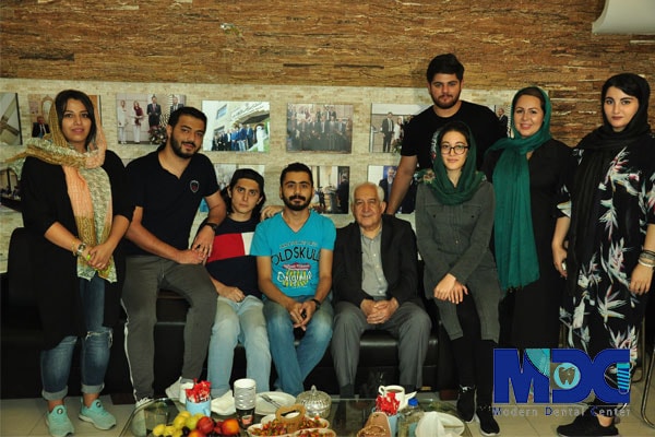 دکتر اجلالی به همراه دانشجویان باکو